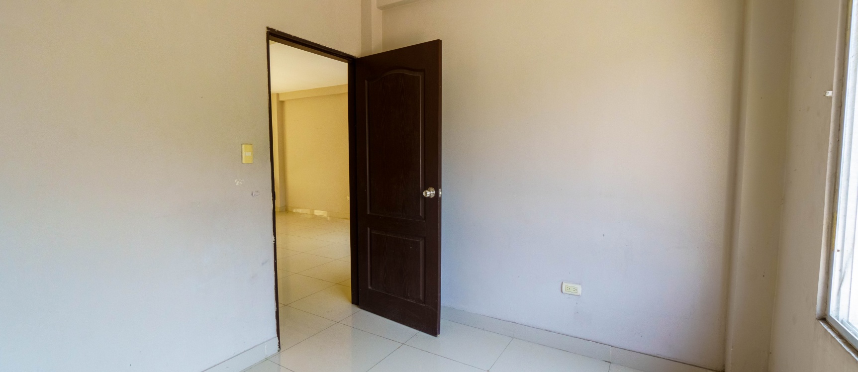 Casa en venta ubicada en Urbanización Villa Italia, La Aurora. Vía Daule GeoBienes - Casa en venta ubicada en Urbanización Villa Italia, La Aurora. Vía Daule - Plusvalia Guayaquil Casas de venta y alquiler Inmobiliaria Ecuador