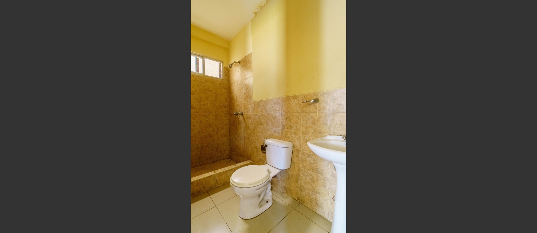 Casa en venta ubicada en Urbanización Villa Italia, La Aurora. Vía Daule GeoBienes - Casa en venta ubicada en Urbanización Villa Italia, La Aurora. Vía Daule - Plusvalia Guayaquil Casas de venta y alquiler Inmobiliaria Ecuador
