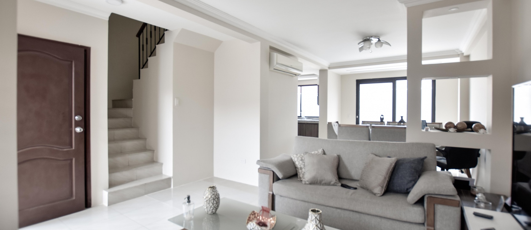 Casa en venta ubicada en Villa Club Doral, Av. Leon Febres Cordero GeoBienes - Casa en venta ubicada en Villa Club Doral, Av. Leon Febres Cordero - Plusvalia Guayaquil Casas de venta y alquiler Inmobiliaria Ecuador