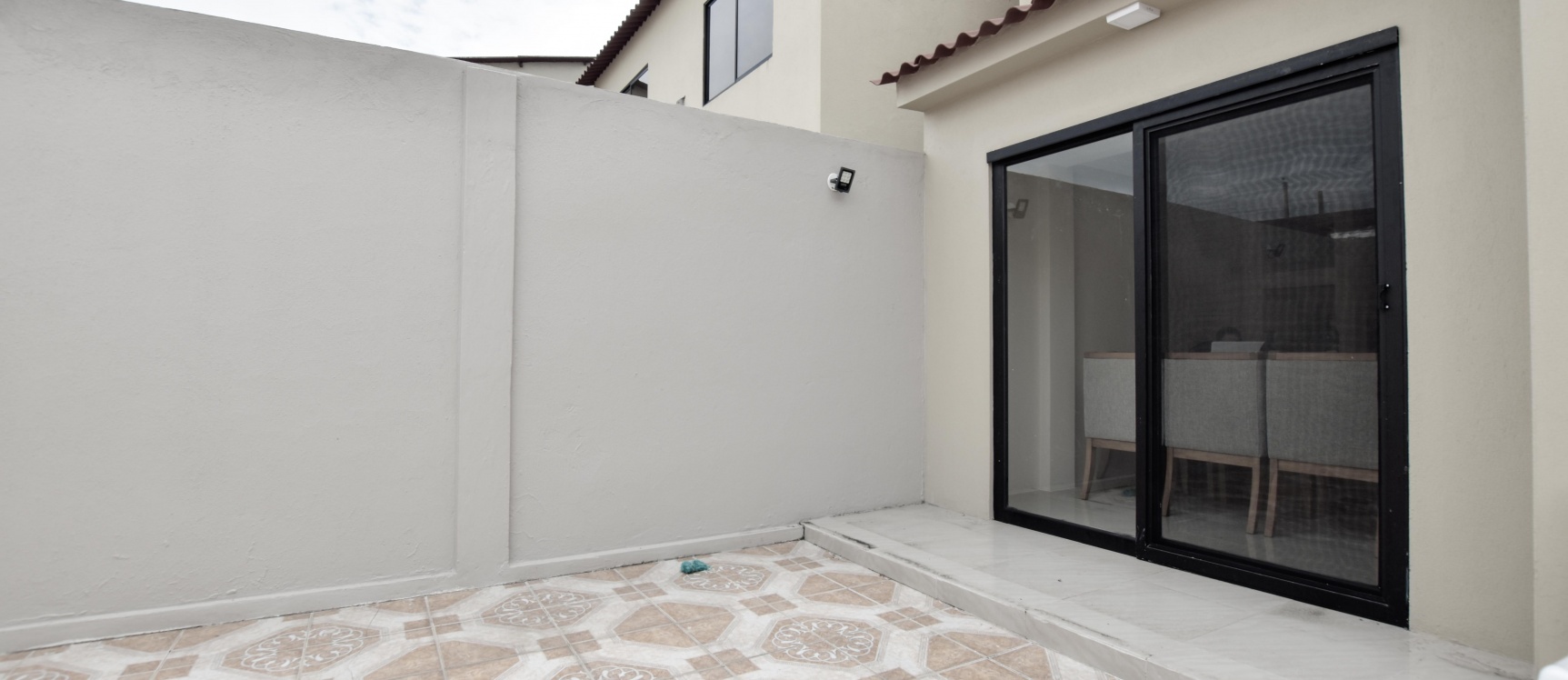 Casa en venta ubicada en Villa Club Doral, Av. Leon Febres Cordero GeoBienes - Casa en venta ubicada en Villa Club Doral, Av. Leon Febres Cordero - Plusvalia Guayaquil Casas de venta y alquiler Inmobiliaria Ecuador