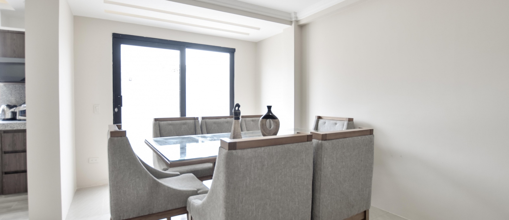 Casa en venta ubicada en Villa Club Doral, Av. Leon Febres Cordero GeoBienes - Casa en venta ubicada en Villa Club Doral, Av. Leon Febres Cordero - Plusvalia Guayaquil Casas de venta y alquiler Inmobiliaria Ecuador