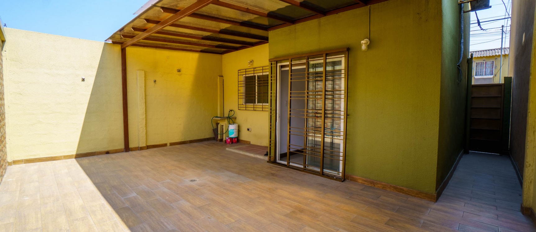 Casa en venta ubicada en Villa del Rey, Etapa Beatriz GeoBienes - Casa en venta ubicada en Villa del Rey, Etapa Beatriz - Plusvalia Guayaquil Casas de venta y alquiler Inmobiliaria Ecuador
