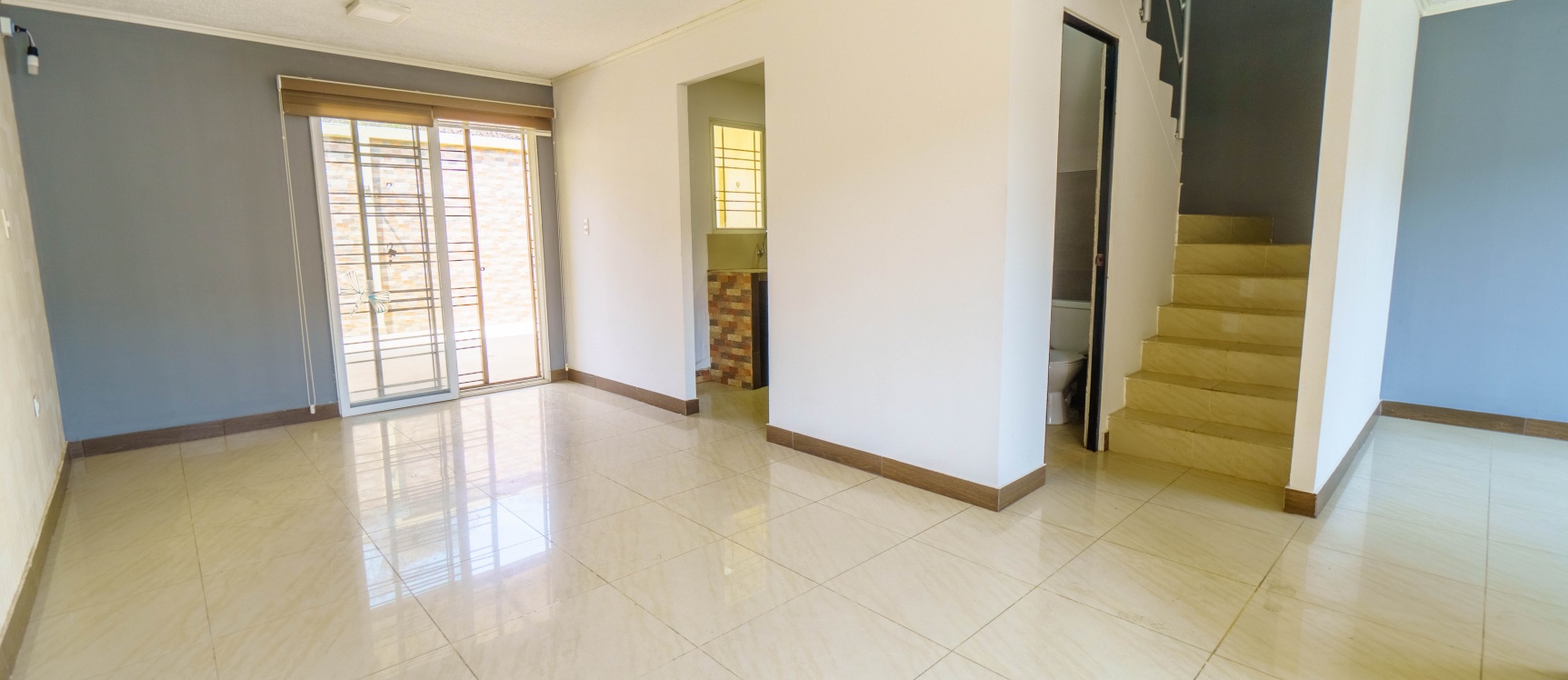 Casa en venta ubicada en Villa del Rey, Etapa Beatriz GeoBienes - Casa en venta ubicada en Villa del Rey, Etapa Beatriz - Plusvalia Guayaquil Casas de venta y alquiler Inmobiliaria Ecuador