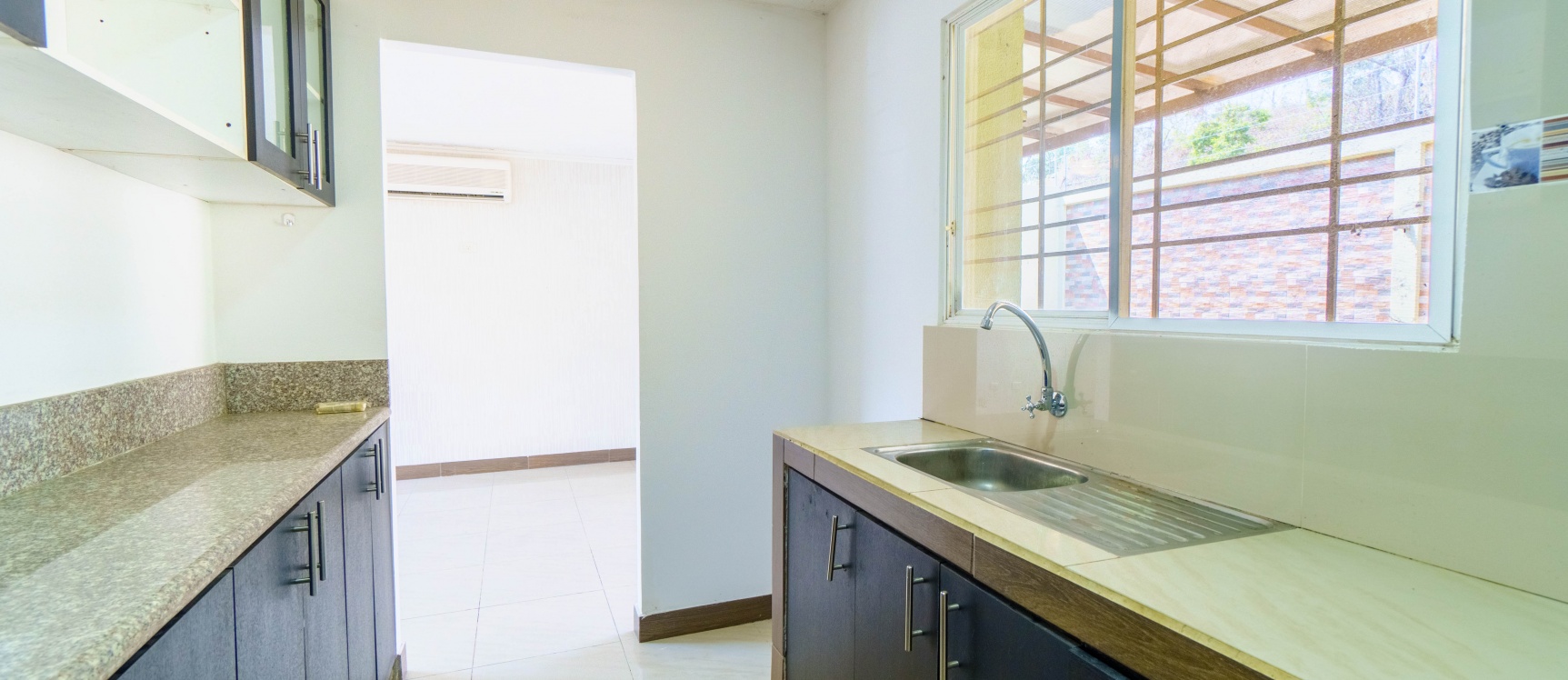 Casa en venta ubicada en Villa del Rey, Etapa Beatriz GeoBienes - Casa en venta ubicada en Villa del Rey, Etapa Beatriz - Plusvalia Guayaquil Casas de venta y alquiler Inmobiliaria Ecuador