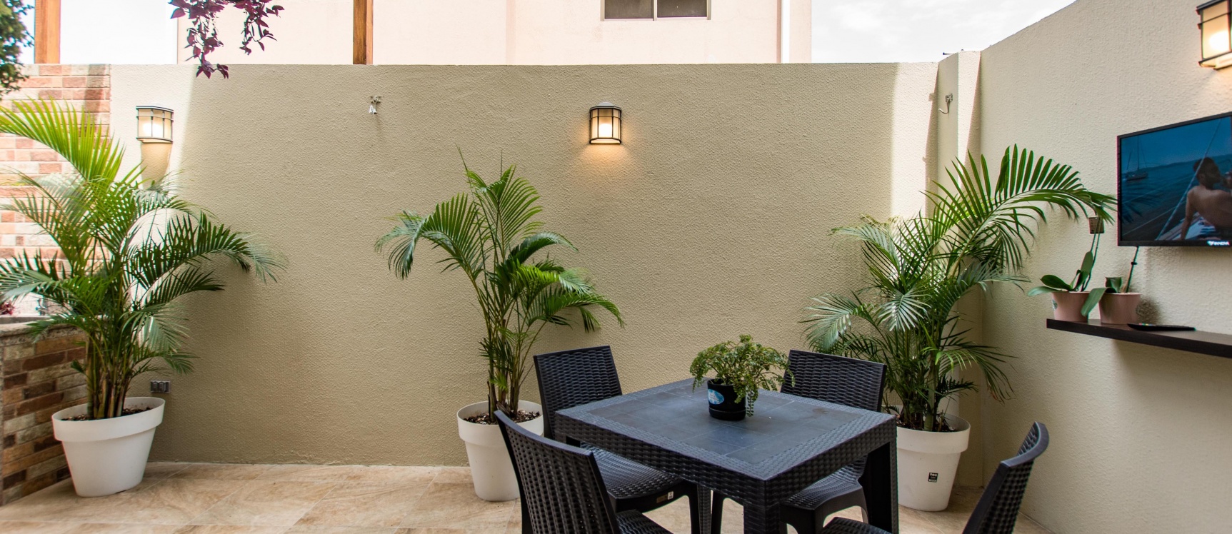 Casa en venta ubicado en Urbanización San Antonio, Samborondón GeoBienes - Casa en venta ubicado en Urbanización San Antonio, Samborondón - Plusvalia Guayaquil Casas de venta y alquiler Inmobiliaria Ecuador