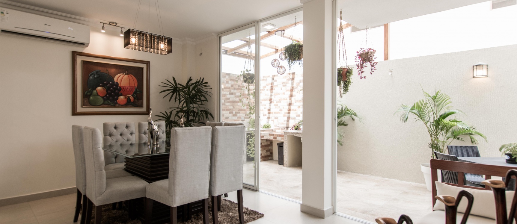 Casa en venta ubicado en Urbanización San Antonio, Samborondón GeoBienes - Casa en venta ubicado en Urbanización San Antonio, Samborondón - Plusvalia Guayaquil Casas de venta y alquiler Inmobiliaria Ecuador