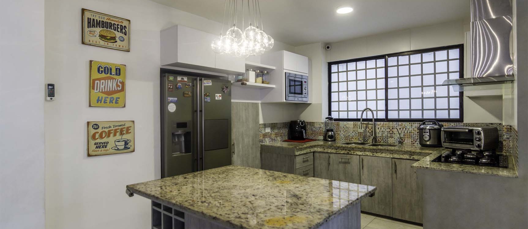 Casa en venta Urb. Las Riberas, Vía Samborondón GeoBienes - Casa en venta Urb. Las Riberas, Vía Samborondón - Plusvalia Guayaquil Casas de venta y alquiler Inmobiliaria Ecuador