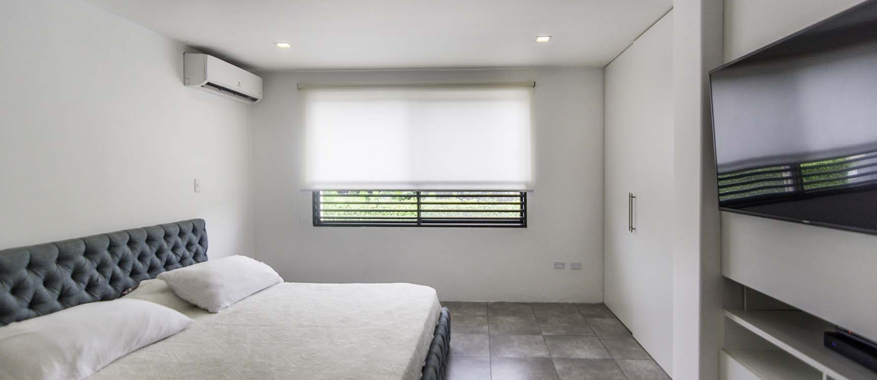 Casa en venta Urb. Las Riberas, Vía Samborondón GeoBienes - Casa en venta Urb. Las Riberas, Vía Samborondón - Plusvalia Guayaquil Casas de venta y alquiler Inmobiliaria Ecuador