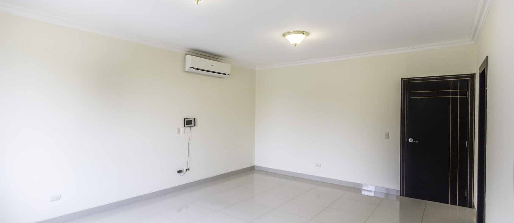 Casa en venta Urb. Terrasol , Vía Samborondón GeoBienes - Casa en venta Urb. Terrasol, Vía Samborondón - Plusvalia Guayaquil Casas de venta y alquiler Inmobiliaria Ecuador