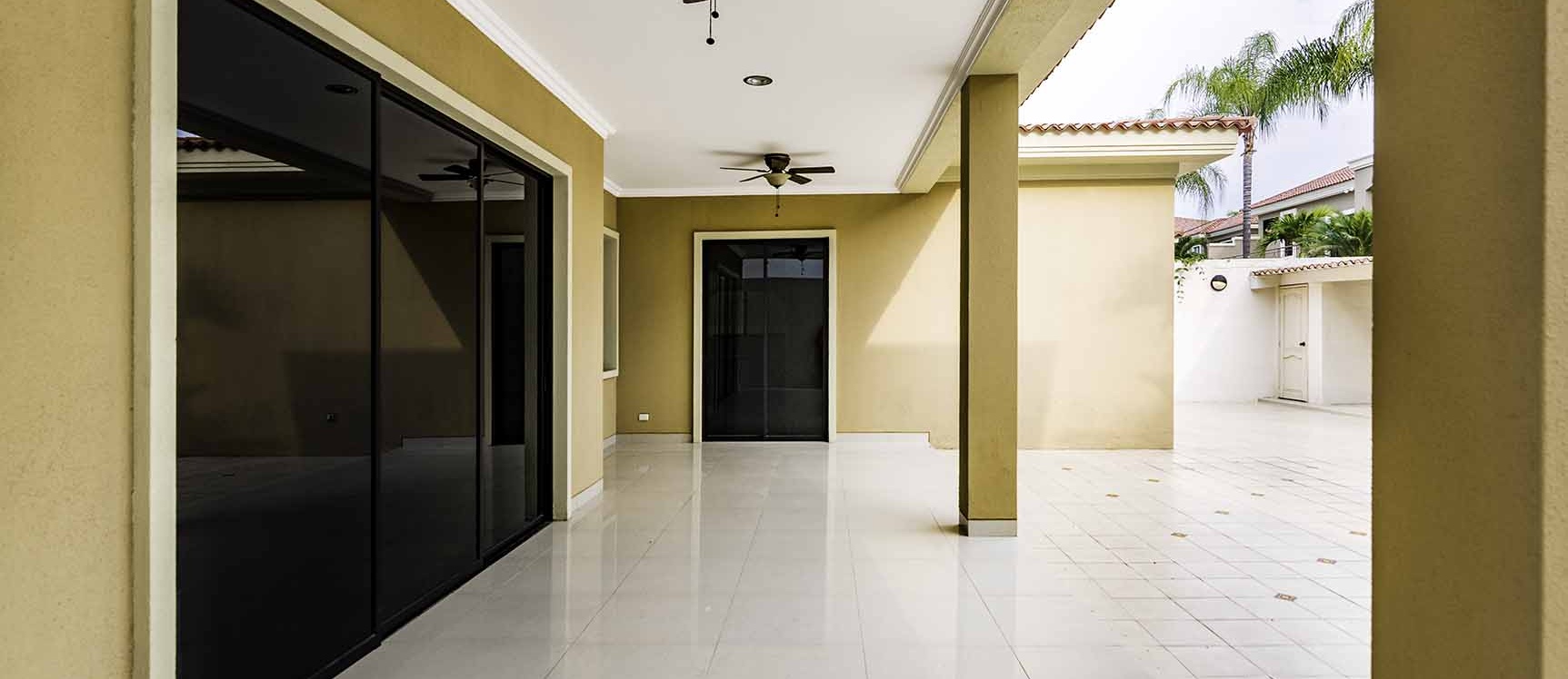 Casa en venta Urb. Terrasol , Vía Samborondón GeoBienes - Casa en venta Urb. Terrasol, Vía Samborondón - Plusvalia Guayaquil Casas de venta y alquiler Inmobiliaria Ecuador