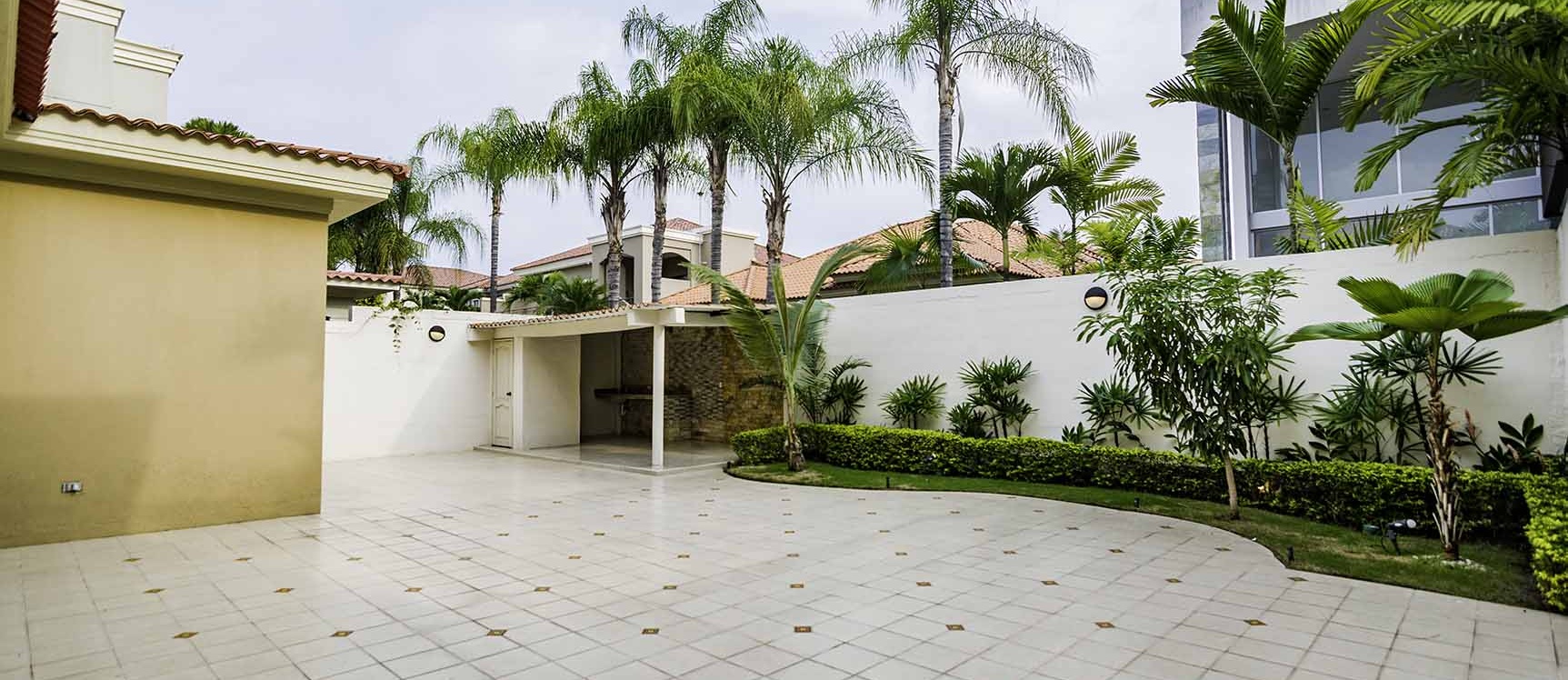 Casa en venta Urb. Terrasol , Vía Samborondón GeoBienes - Casa en venta Urb. Terrasol, Vía Samborondón - Plusvalia Guayaquil Casas de venta y alquiler Inmobiliaria Ecuador