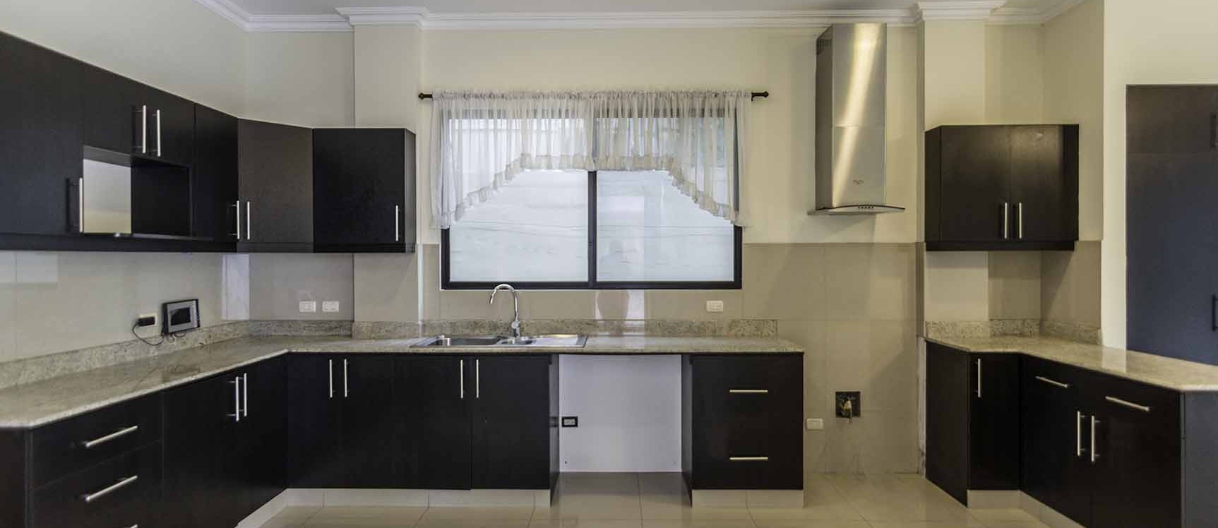 Casa en venta Urb. Terrasol , Vía Samborondón GeoBienes - Casa en venta Urb. Terrasol, Vía Samborondón - Plusvalia Guayaquil Casas de venta y alquiler Inmobiliaria Ecuador