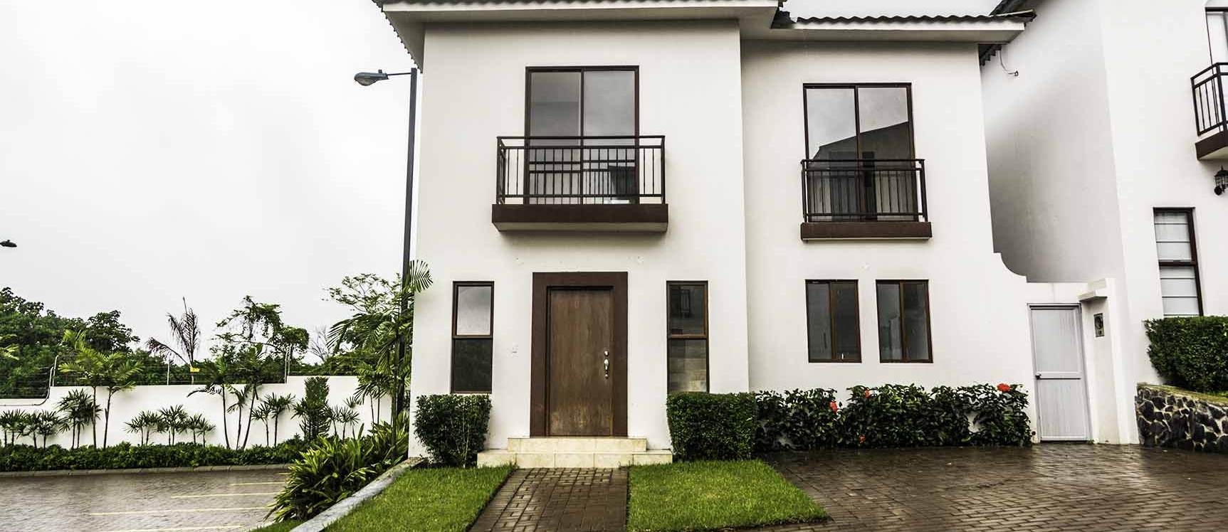 GeoBienes - Casa en Venta Urb. Villas del Bosque - Vía a La Costa - Plusvalia Guayaquil Casas de venta y alquiler Inmobiliaria Ecuador