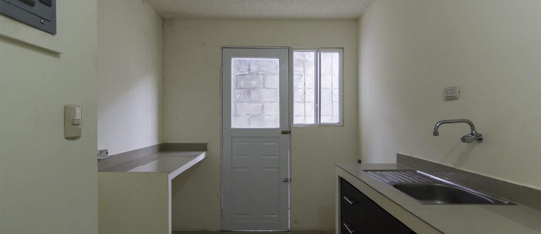 Casa en Venta Urb. Villas del Rey, Vía a Daule GeoBienes - Casa en Venta Urb. Villas del Rey, Vía a Daule - Plusvalia Guayaquil Casas de venta y alquiler Inmobiliaria Ecuador
