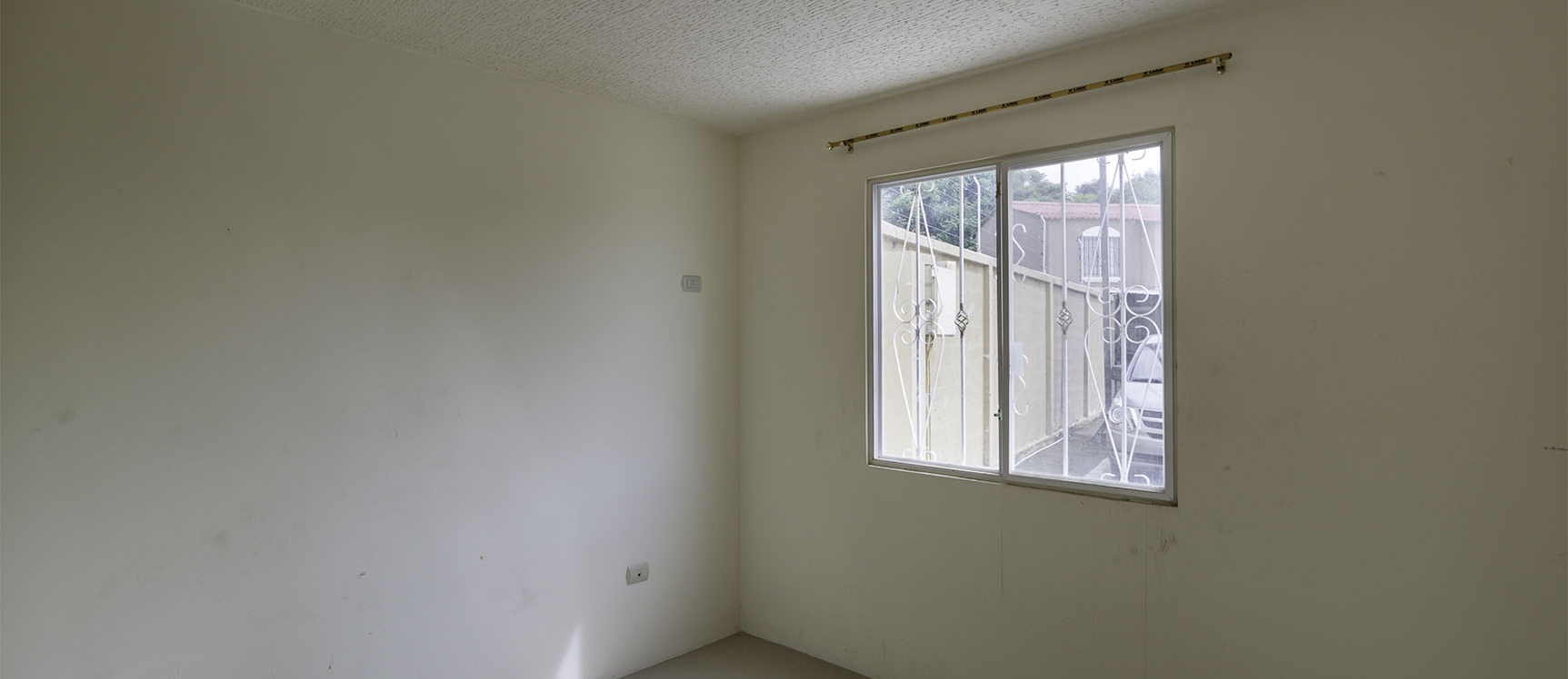 Casa en Venta Urb. Villas del Rey, Vía a Daule GeoBienes - Casa en Venta Urb. Villas del Rey, Vía a Daule - Plusvalia Guayaquil Casas de venta y alquiler Inmobiliaria Ecuador