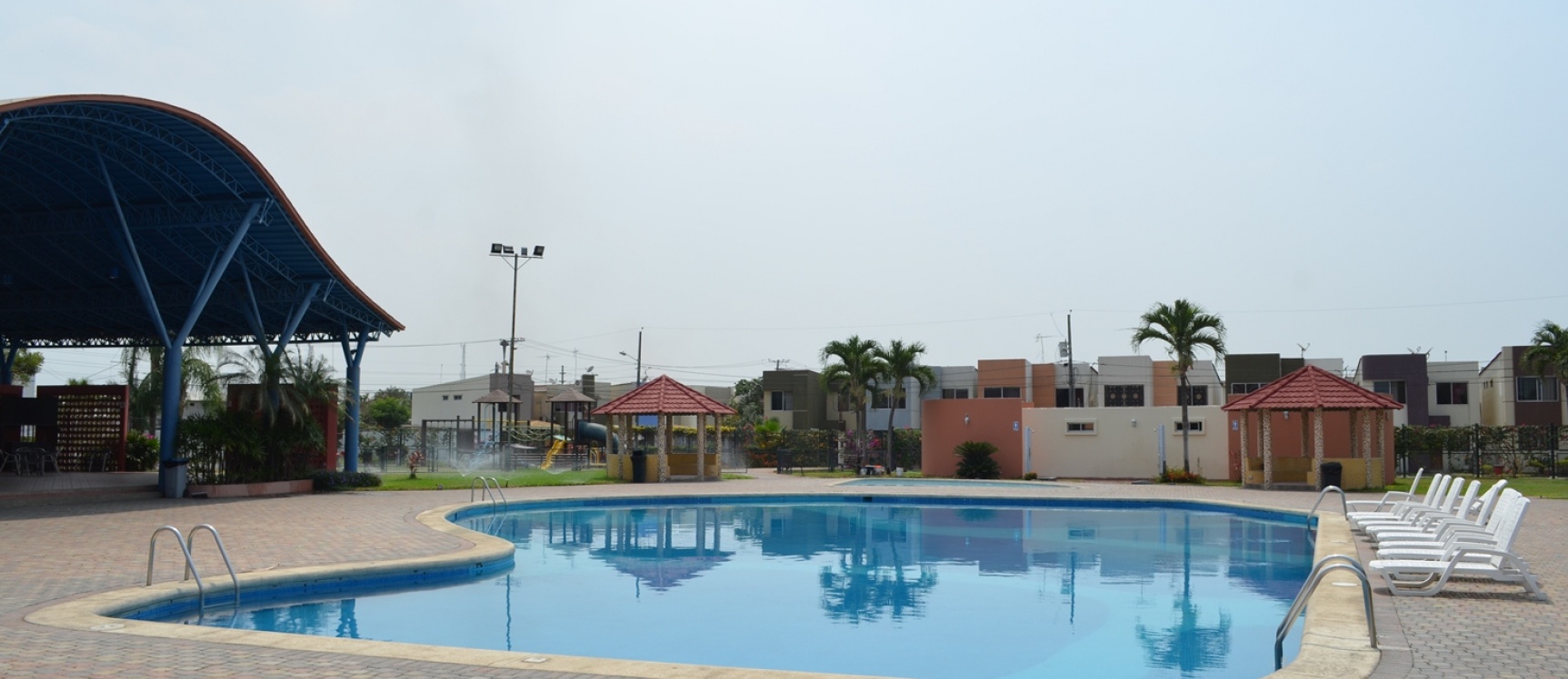 Casa en venta urbanización Cataluña vía Salitre - Samborondon GeoBienes - Casa en venta urbanización Cataluña vía Salitre - Samborondon - Plusvalia Guayaquil Casas de venta y alquiler Inmobiliaria Ecuador