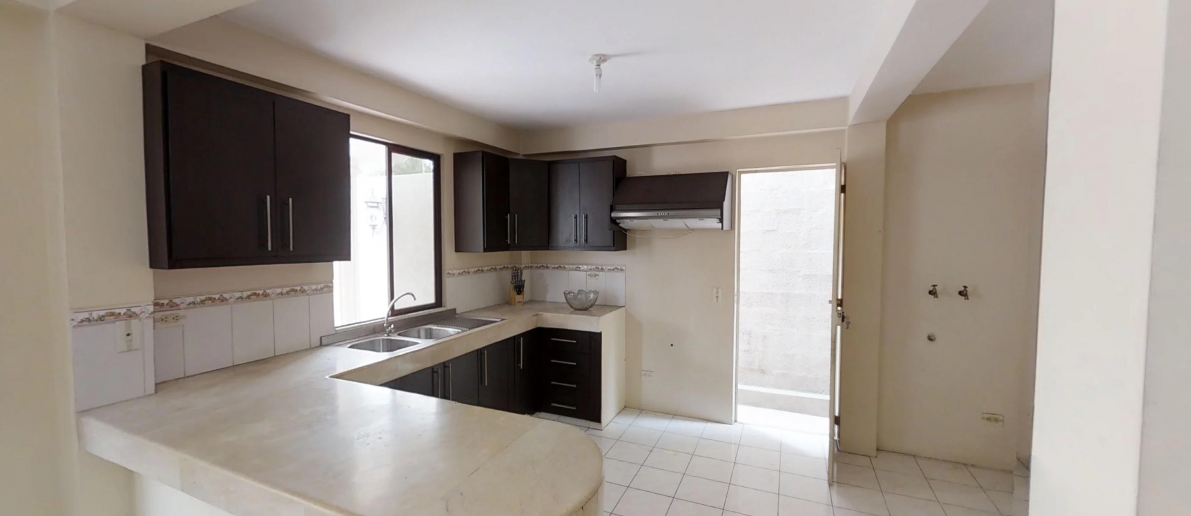 Casa en venta urbanización Ciudad Celeste etapa Estela GeoBienes - Casa en venta urbanización Ciudad Celeste etapa Estela - Plusvalia Guayaquil Casas de venta y alquiler Inmobiliaria Ecuador