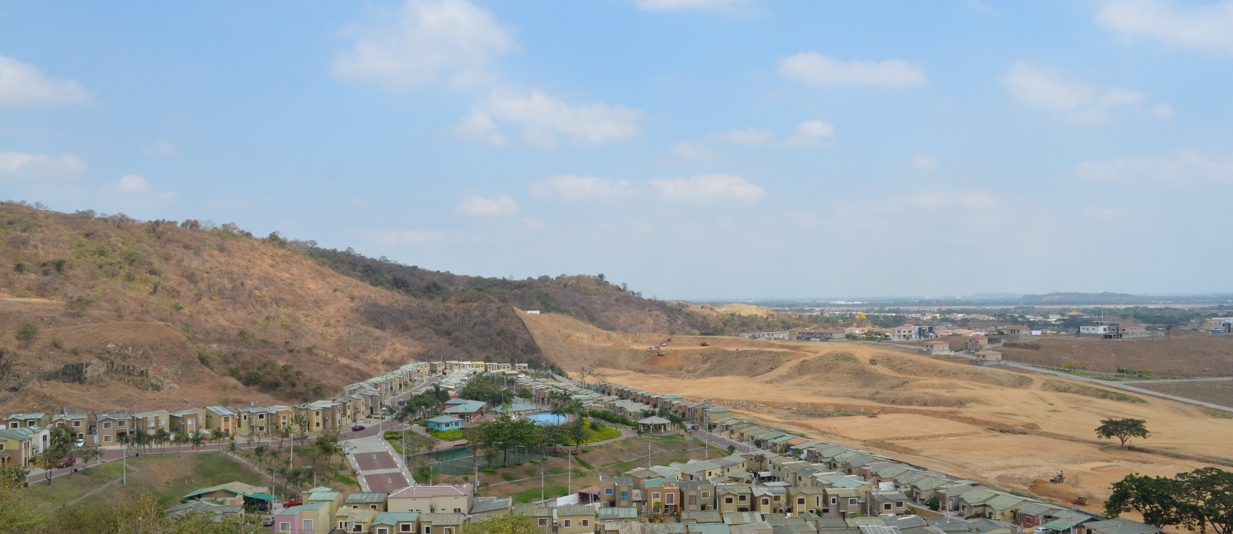 Casa en venta urbanización la Joya etapa Coral GeoBienes - Casa en venta urbanización la Joya etapa Coral - Plusvalia Guayaquil Casas de venta y alquiler Inmobiliaria Ecuador