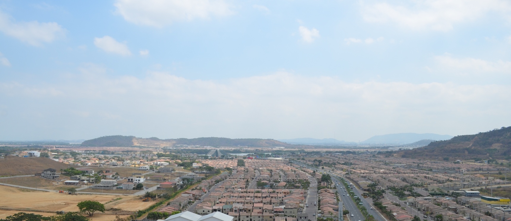 Casa en venta urbanización la Joya etapa Coral GeoBienes - Casa en venta urbanización la Joya etapa Coral - Plusvalia Guayaquil Casas de venta y alquiler Inmobiliaria Ecuador