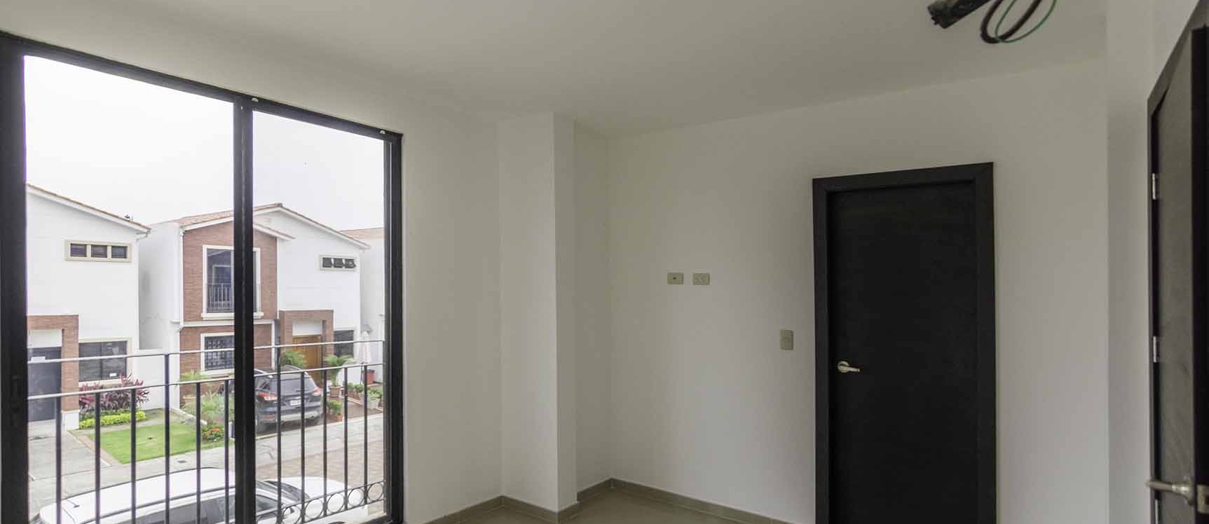 Casa en Venta Urbanización Napoli - Vía Samborondón GeoBienes - Casa en Venta Urbanización Napoli - Vía Samborondón - Plusvalia Guayaquil Casas de venta y alquiler Inmobiliaria Ecuador