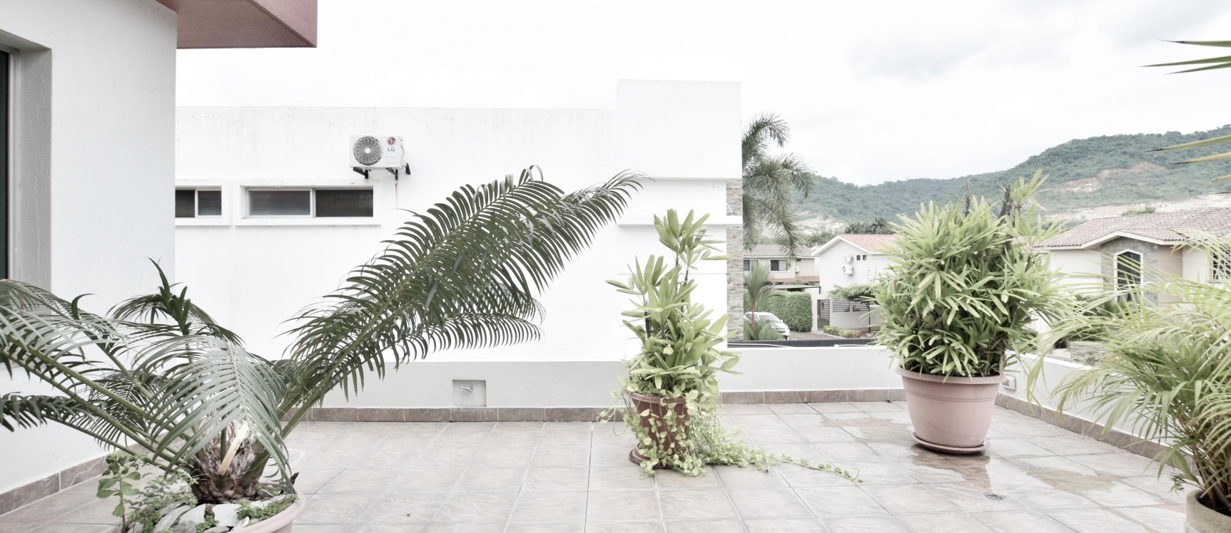 Casa en venta urbanización PortoFino, Vía a la Costa GeoBienes - Casa en venta urbanización PortoFino, Vía a la Costa - Plusvalia Guayaquil Casas de venta y alquiler Inmobiliaria Ecuador