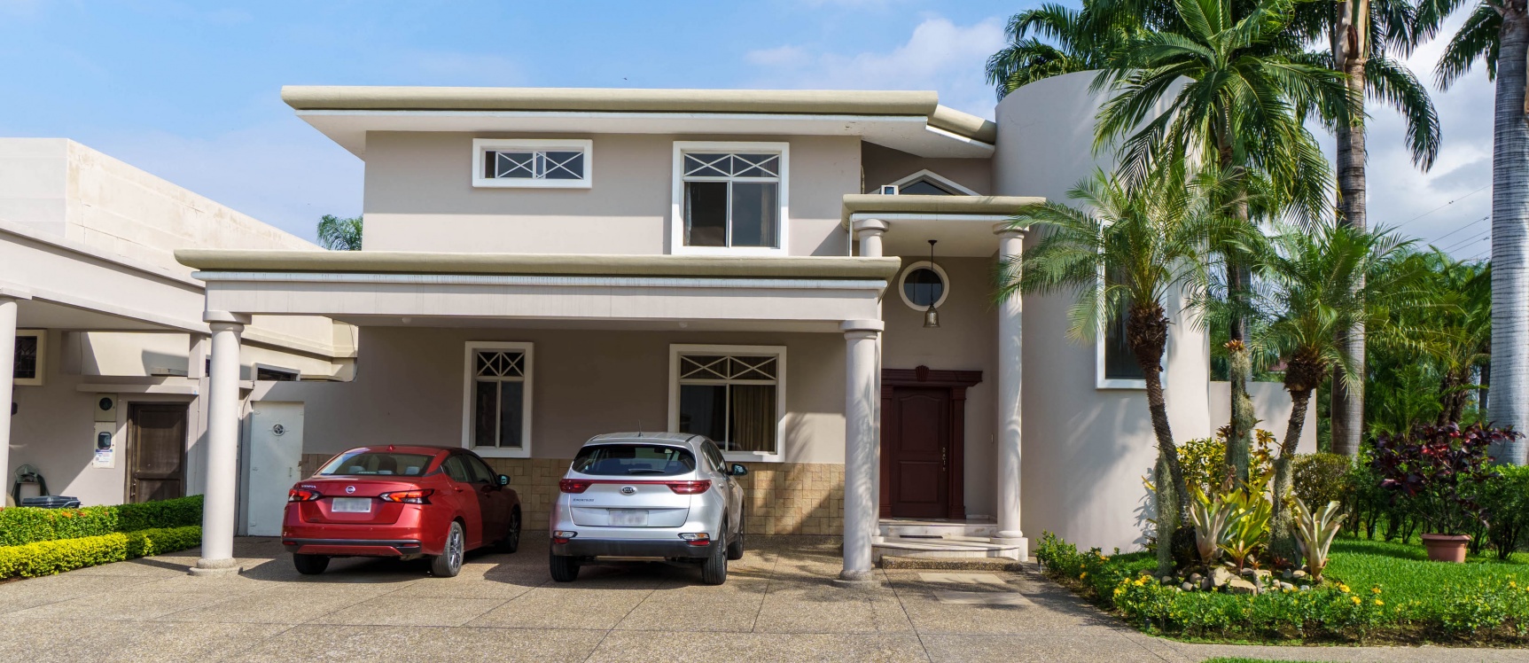 Casa en venta urbanización Rio Lindo, Samborondón GeoBienes - Casa en venta urbanización Rio Lindo, Samborondón - Plusvalia Guayaquil Casas de venta y alquiler Inmobiliaria Ecuador