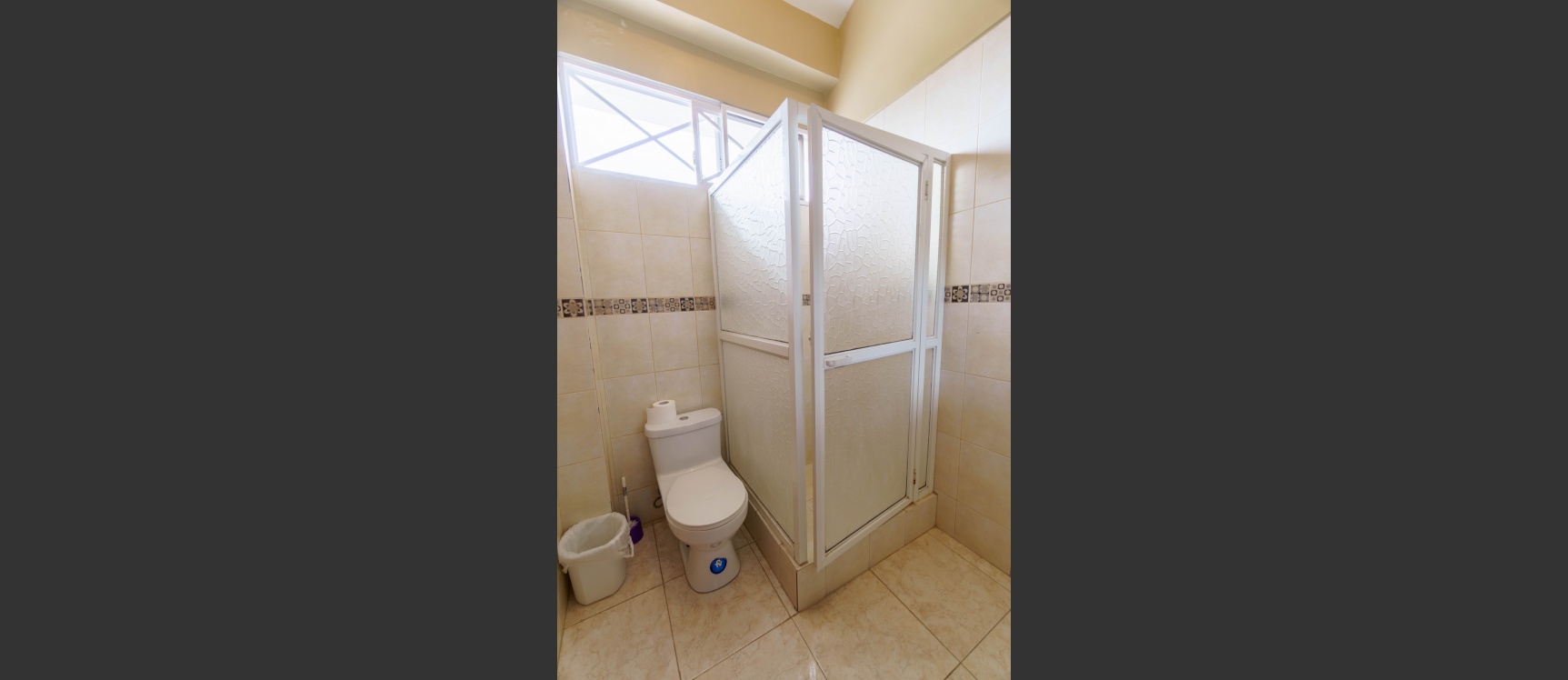 Casa en venta urbanización Rio Lindo, Samborondón GeoBienes - Casa en venta urbanización Rio Lindo, Samborondón - Plusvalia Guayaquil Casas de venta y alquiler Inmobiliaria Ecuador