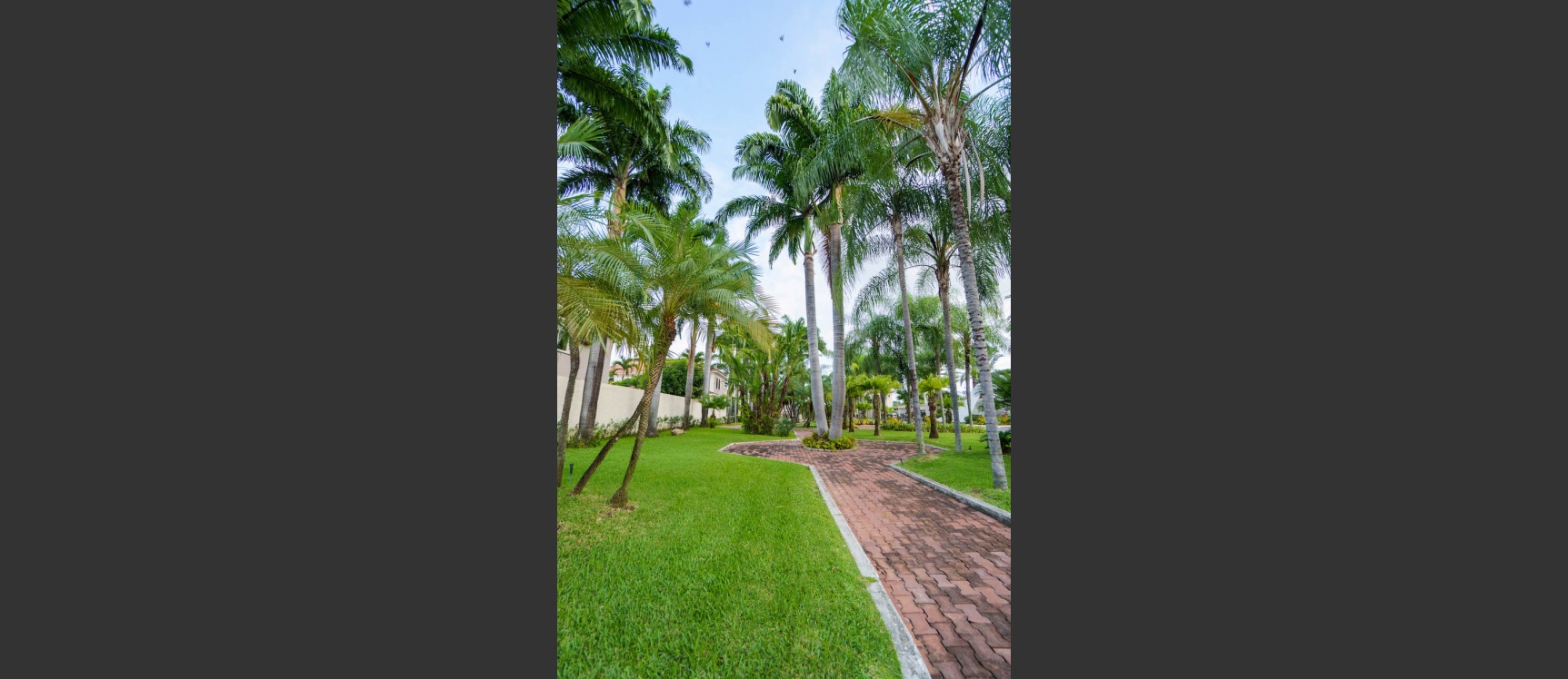Casa en venta urbanización Rio Lindo, Samborondón GeoBienes - Casa en venta urbanización Rio Lindo, Samborondón - Plusvalia Guayaquil Casas de venta y alquiler Inmobiliaria Ecuador