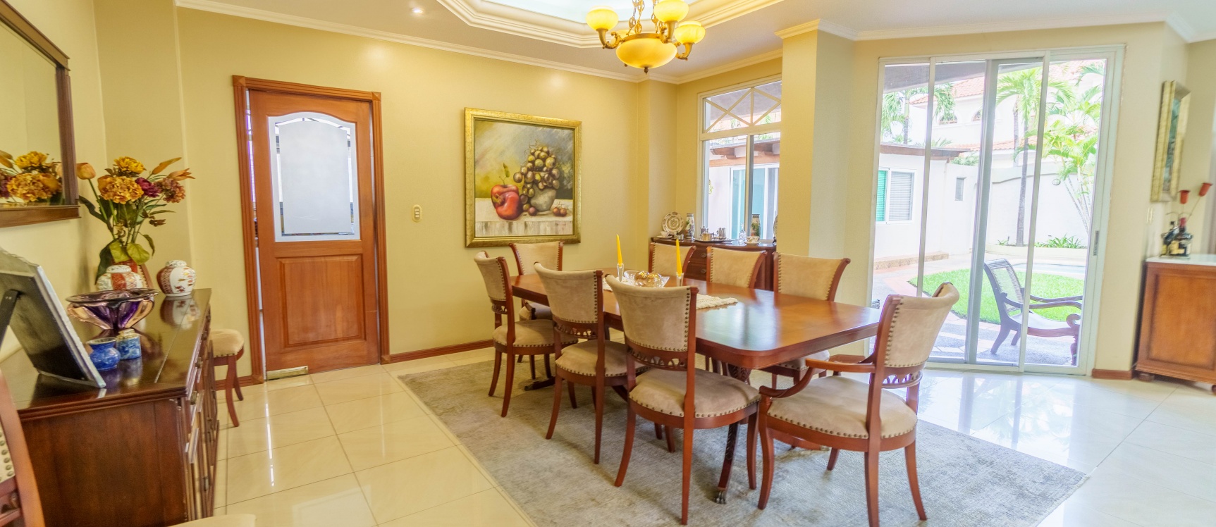 Casa en venta urbanización Rio Lindo, Samborondón GeoBienes - Casa en venta urbanización Rio Lindo, Samborondón - Plusvalia Guayaquil Casas de venta y alquiler Inmobiliaria Ecuador