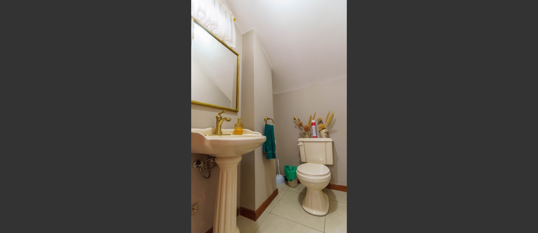 Casa en venta urbanización Rio Lindo, Samborondón GeoBienes - Casa en venta urbanización Rio Lindo, Samborondón - Plusvalia Guayaquil Casas de venta y alquiler Inmobiliaria Ecuador