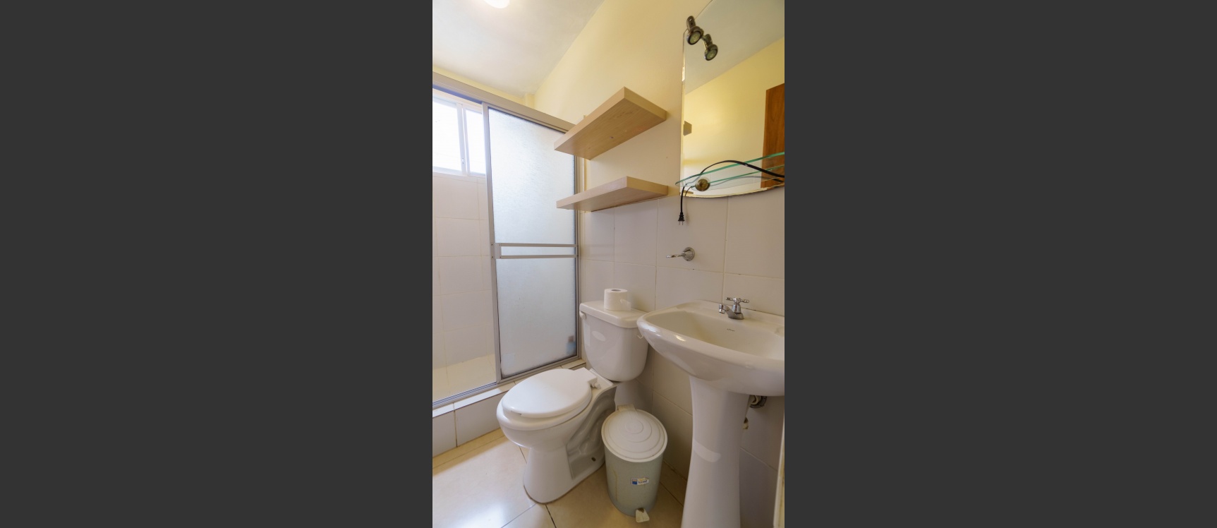 Casa esquinera en venta ubicada en Ciudadela Olimpo, Vía a la Costa GeoBienes - Casa esquinera en venta ubicada en Ciudadela Olimpo, Vía a la Costa - Plusvalia Guayaquil Casas de venta y alquiler Inmobiliaria Ecuador