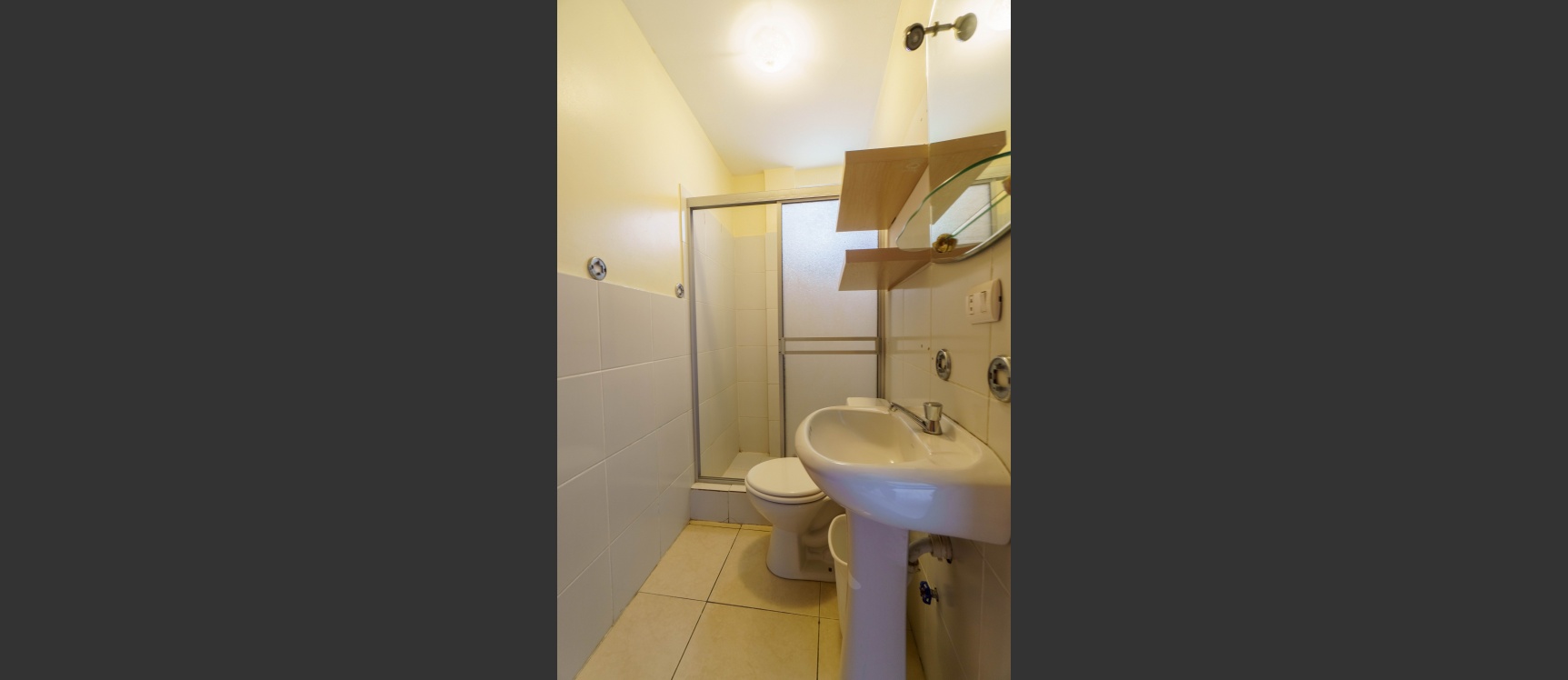 Casa esquinera en venta ubicada en Ciudadela Olimpo, Vía a la Costa GeoBienes - Casa esquinera en venta ubicada en Ciudadela Olimpo, Vía a la Costa - Plusvalia Guayaquil Casas de venta y alquiler Inmobiliaria Ecuador