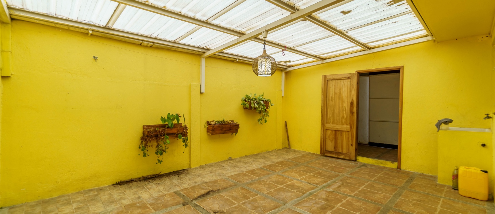 Casa esquinera en venta ubicada en Ciudadela Olimpo, Vía a la Costa GeoBienes - Casa esquinera en venta ubicada en Ciudadela Olimpo, Vía a la Costa - Plusvalia Guayaquil Casas de venta y alquiler Inmobiliaria Ecuador
