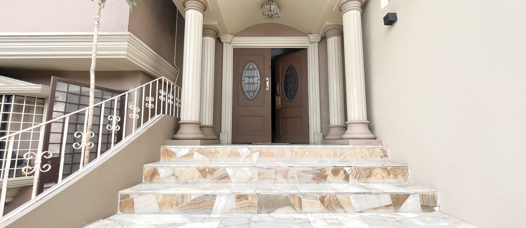Casa para oficina en alquiler ubicada en Kennedy Norte GeoBienes - Casa para estudiantes en alquiler ubicada en Kennedy Norte (casa independiente) - Plusvalia Guayaquil Casas de venta y alquiler Inmobiliaria Ecuador