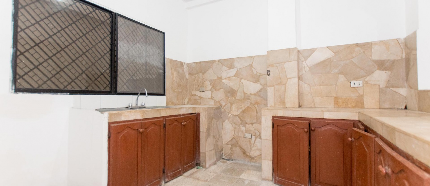 Casa rentera en venta ubicada en sauces 9, norte de Guayaquil GeoBienes - Casa rentera en venta ubicada en sauces 9, norte de Guayaquil - Plusvalia Guayaquil Casas de venta y alquiler Inmobiliaria Ecuador