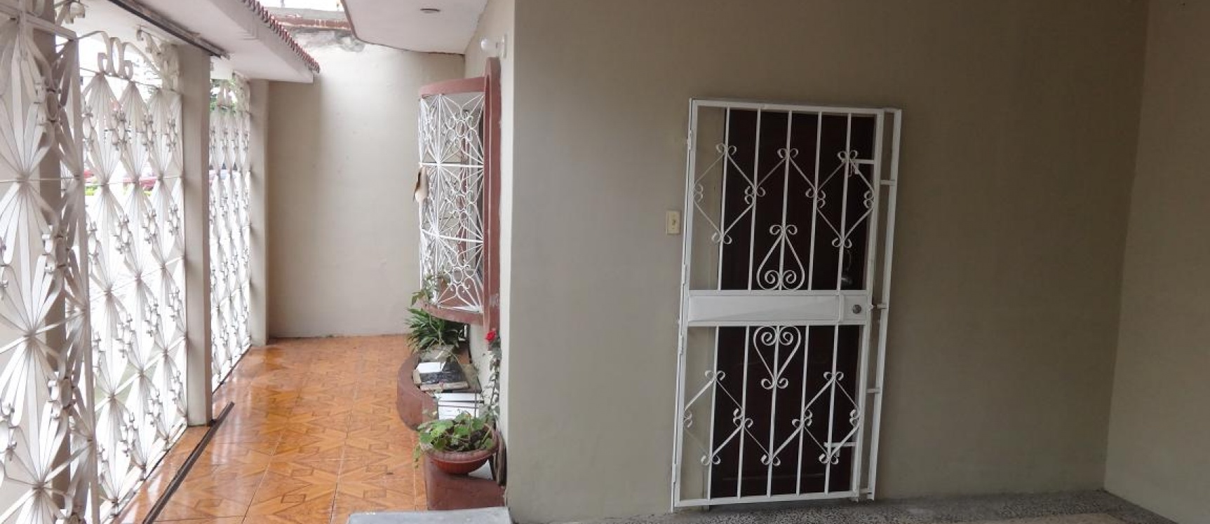 GeoBienes - Cdla. Simon Bolivar, Vendo casa rentera cerca de Aeropuerto y Mall Del Sol - Plusvalia Guayaquil Casas de venta y alquiler Inmobiliaria Ecuador