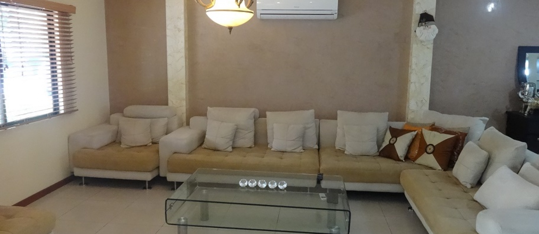 CIUDAD CELESTE, VENDO CASA AMOBLADA Y DECORADA GeoBienes - Ciudad Celeste en venta casa amoblada y decorada en Samborondón - Plusvalia Guayaquil Casas de venta y alquiler Inmobiliaria Ecuador