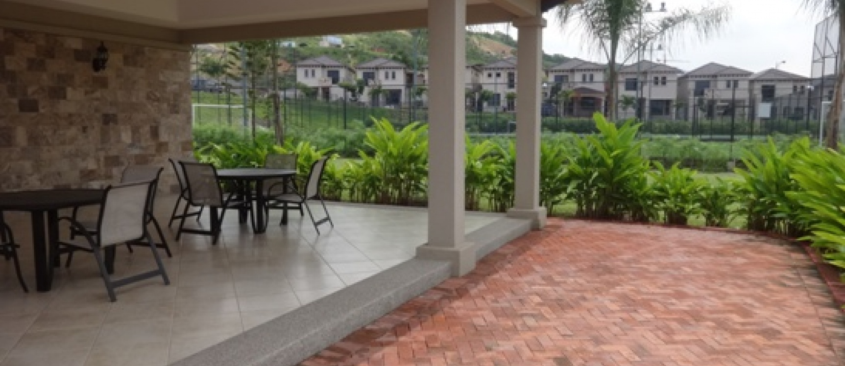 De Estreno! Casa en venta Bosques de la costa. Via a la costa Guayaquil GeoBienes - De Estreno! Casa en venta Bosques de la costa. Via a la costa Guayaquil - Plusvalia Guayaquil Casas de venta y alquiler Inmobiliaria Ecuador