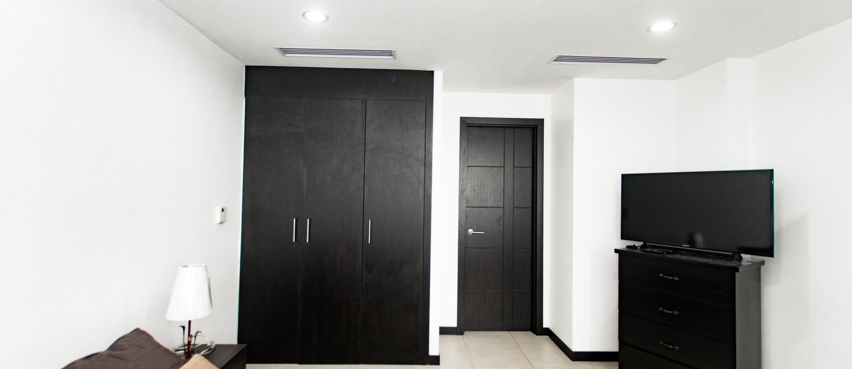 Departamento amoblado en alquiler - Ed. Torres Bellini II, Puerto Santa Ana GeoBienes - Departamento amoblado en alquiler - Ed. Torres Bellini II, Puerto Santa Ana - Plusvalia Guayaquil Casas de venta y alquiler Inmobiliaria Ecuador