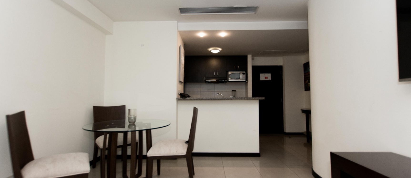 Departamento amoblado en alquiler en Torre del Sol, norte de Guayaquil GeoBienes - Departamento amoblado en alquiler en Torre del Sol, norte de Guayaquil - Plusvalia Guayaquil Casas de venta y alquiler Inmobiliaria Ecuador