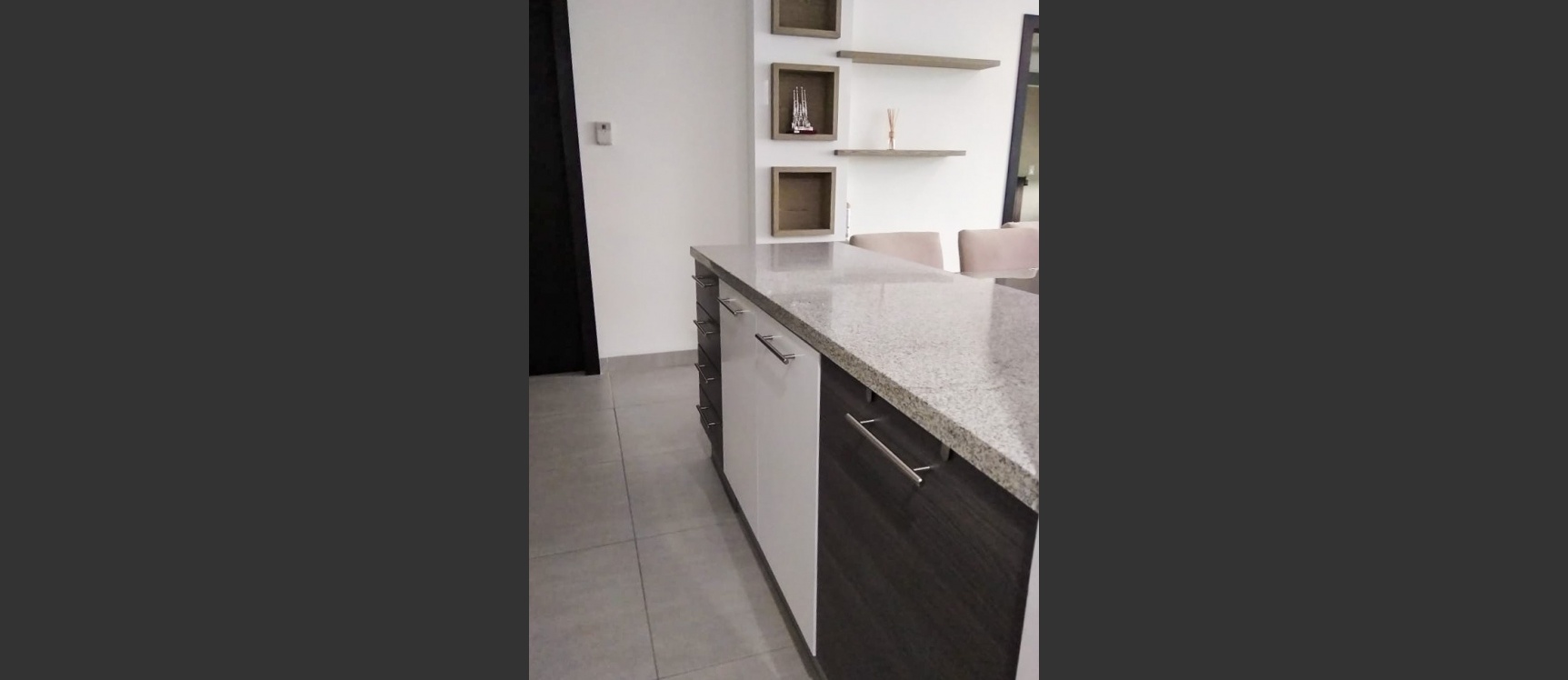 Departamento amoblado en alquiler ubicado en el Edificio Quo GeoBienes - Departamento amoblado en alquiler ubicado en el Edificio Quo - Plusvalia Guayaquil Casas de venta y alquiler Inmobiliaria Ecuador