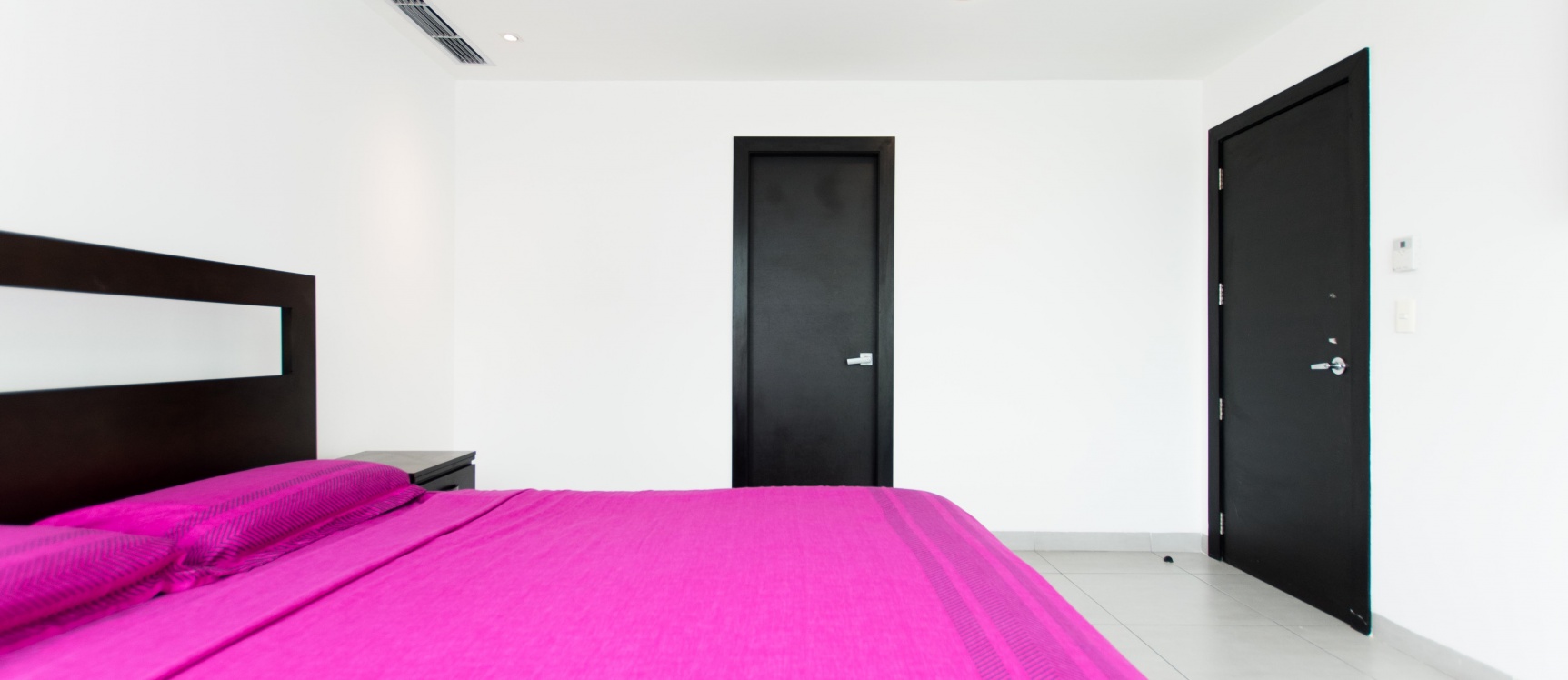 Departamento amoblado en alquiler ubicado en el Edificio Quo Luxury Apartments GeoBienes - Departamento amoblado en alquiler ubicado en el Edificio Quo Luxury Apartments - Plusvalia Guayaquil Casas de venta y alquiler Inmobiliaria Ecuador
