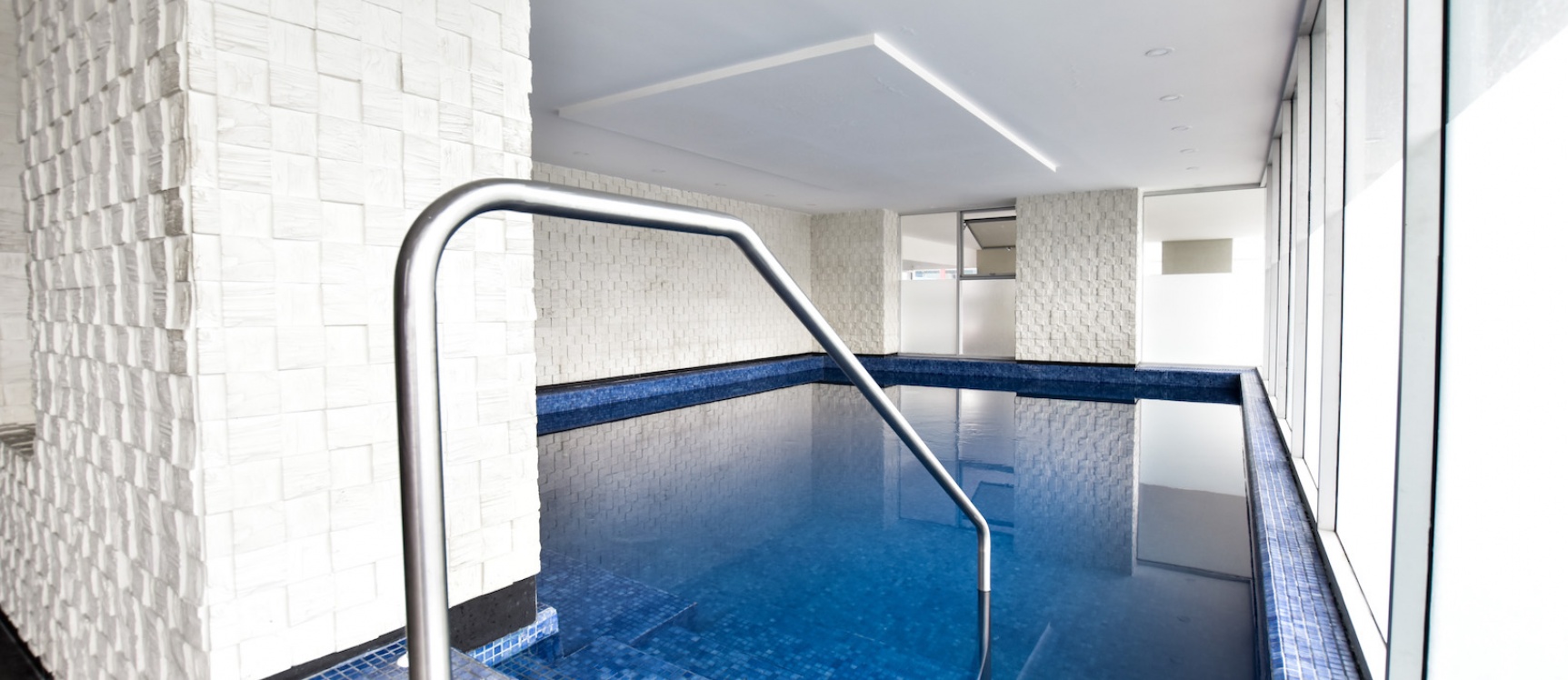 Departamento amoblado en alquiler ubicado en el Edificio Quo Luxury Apartments GeoBienes - Departamento amoblado en alquiler ubicado en el Edificio Quo Luxury Apartments - Plusvalia Guayaquil Casas de venta y alquiler Inmobiliaria Ecuador