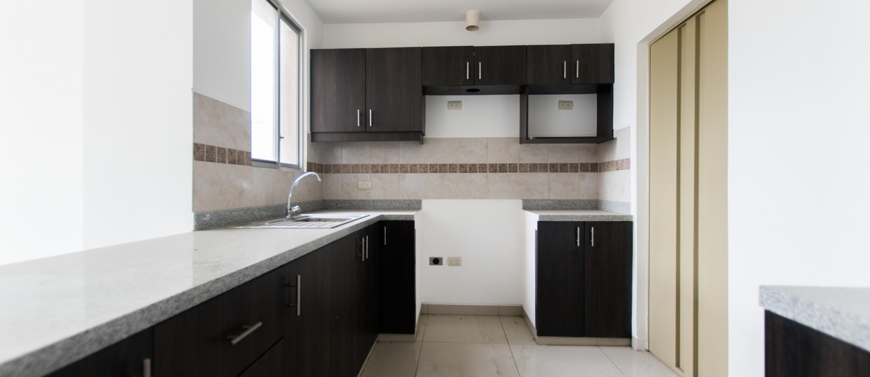 GeoBienes - Departamento de 2 dormitorios en planta baja en venta en La Romareda - Plusvalia Guayaquil Casas de venta y alquiler Inmobiliaria Ecuador