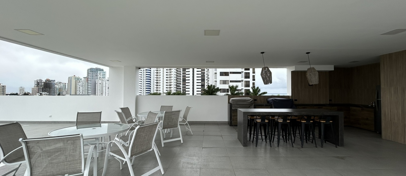 GeoBienes - Departamento de oportunidad en venta en Edificio de lujo Baypoint, San Lorenzo, Salinas - Plusvalia Guayaquil Casas de venta y alquiler Inmobiliaria Ecuador