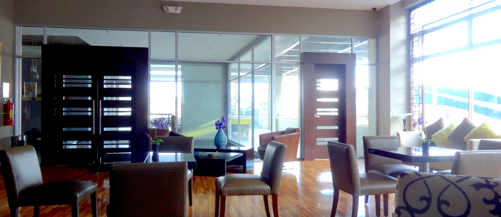 Departamento en alquiler. Suite ejecutiva amoblada. GeoBienes - Departamento en alquiler. Suite ejecutiva amoblada. - Plusvalia Guayaquil Casas de venta y alquiler Inmobiliaria Ecuador