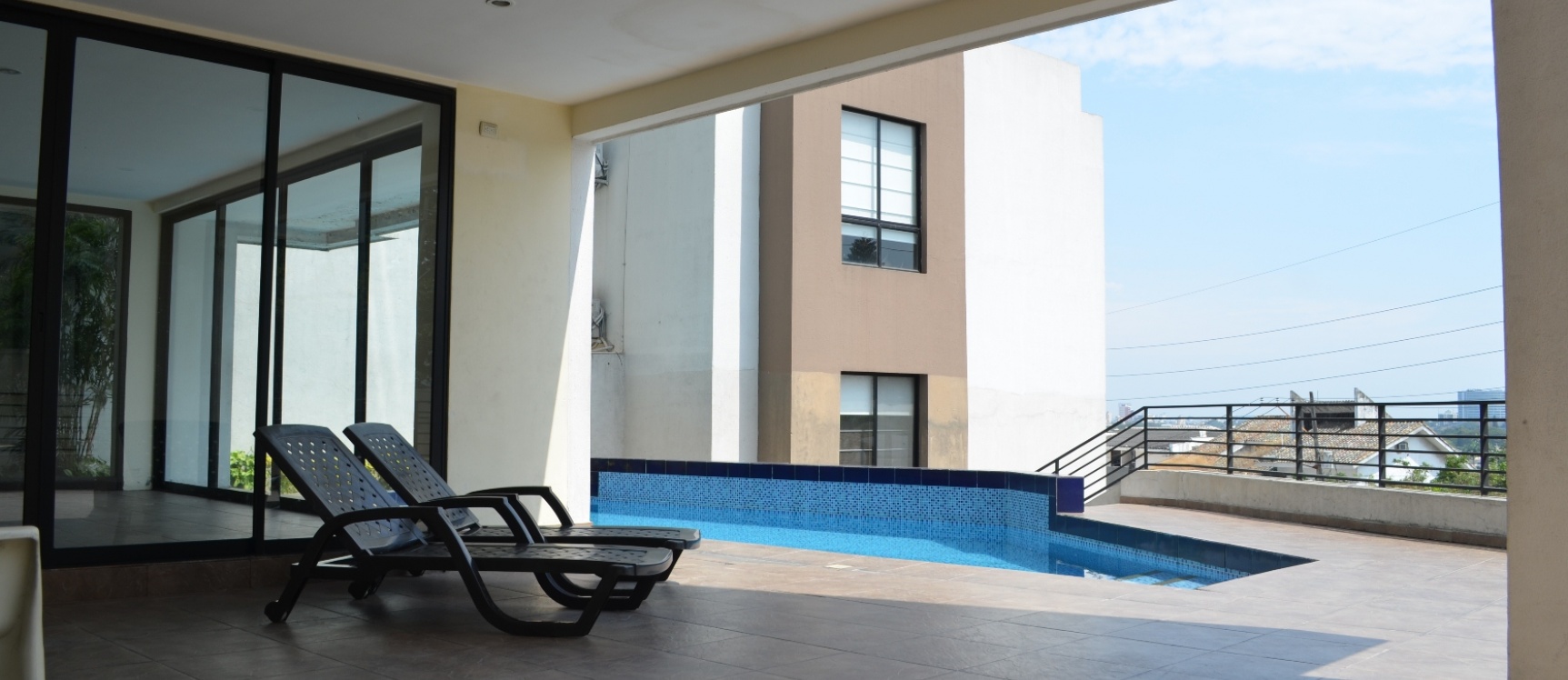 Departamento en alquiler Edificio Alto Mirador Urdesa GeoBienes - Departamento en alquiler Edificio Alto Mirador Urdesa - Plusvalia Guayaquil Casas de venta y alquiler Inmobiliaria Ecuador