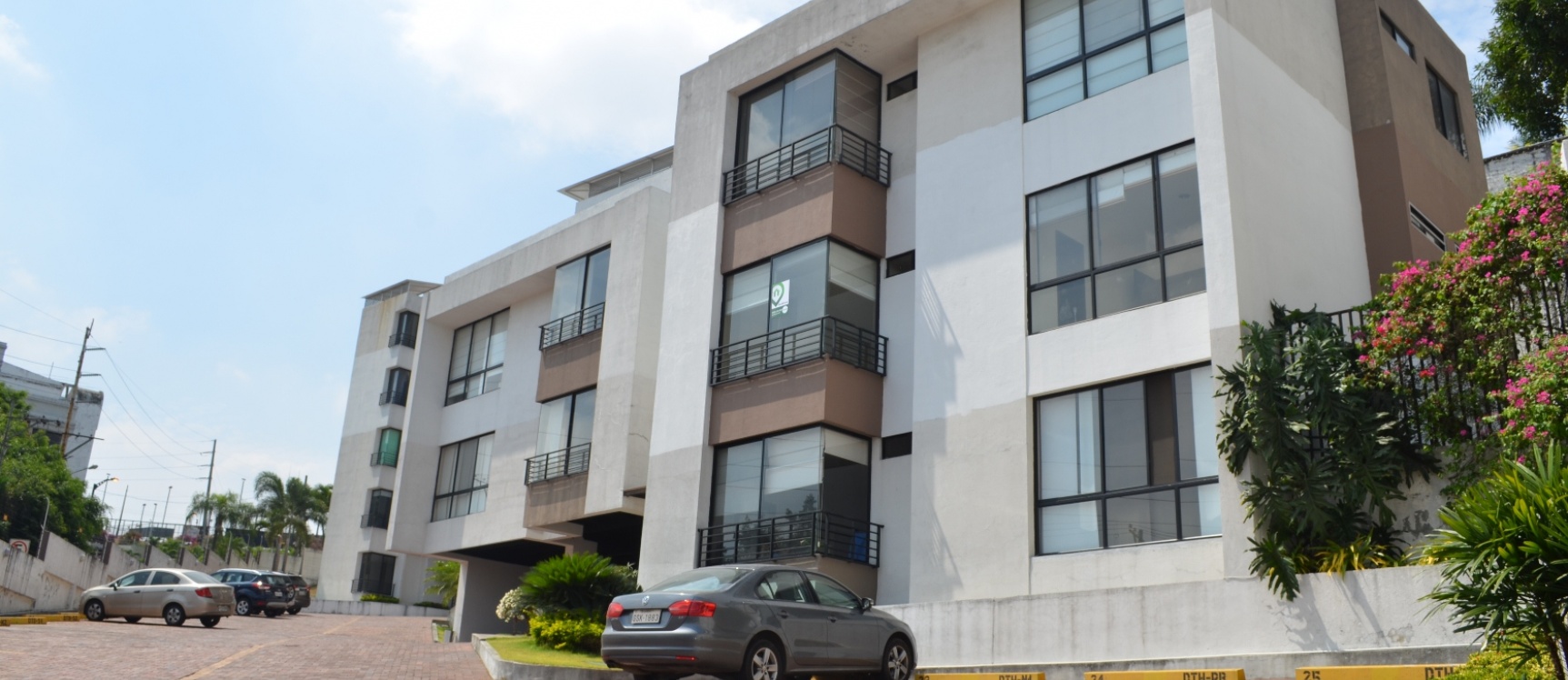 GeoBienes - Departamento en alquiler Edificio Alto Mirador Urdesa  - Plusvalia Guayaquil Casas de venta y alquiler Inmobiliaria Ecuador