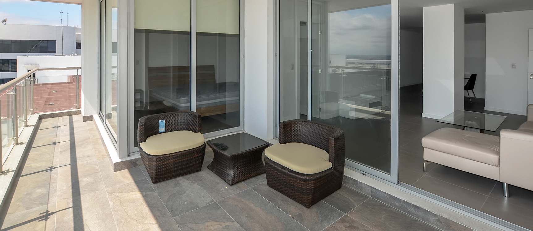 Departamento en alquiler en edificio Spazio sector centro de Guayaquil GeoBienes - Departamento en alquiler en edificio Spazio Puerto Santa Ana Guayaquil - Plusvalia Guayaquil Casas de venta y alquiler Inmobiliaria Ecuador