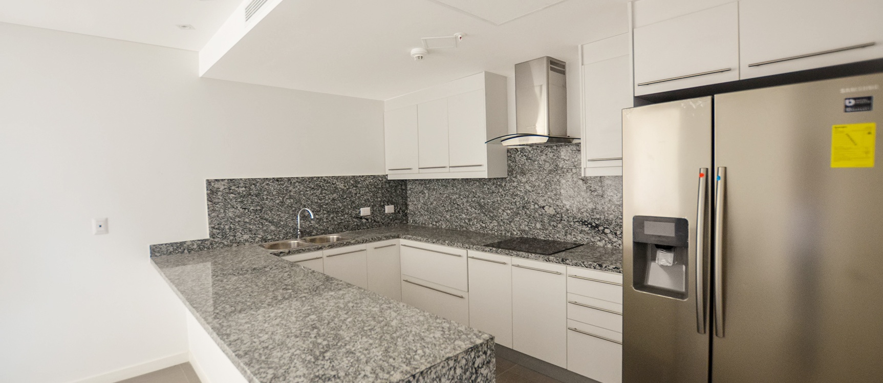 Departamento en alquiler en edificio Spazio sector centro de Guayaquil GeoBienes - Departamento en alquiler en edificio Spazio Puerto Santa Ana Guayaquil - Plusvalia Guayaquil Casas de venta y alquiler Inmobiliaria Ecuador